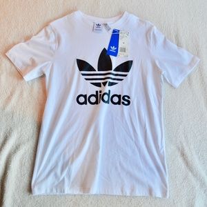 Women's Adidas logo shirt NWT